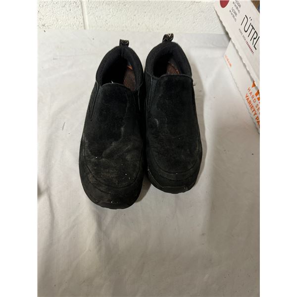 Windriver size 8 shoes