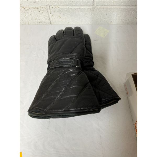 Ganka gloves, size large