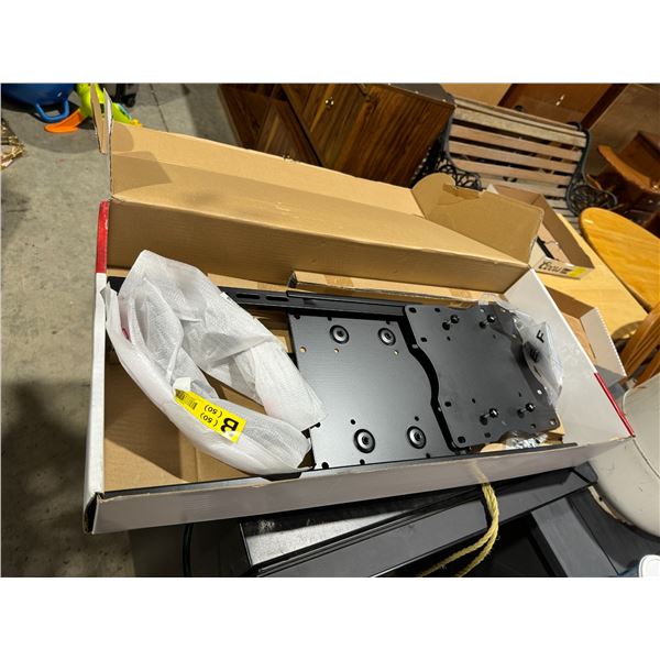 Triple articulation fully adjustable TV mount