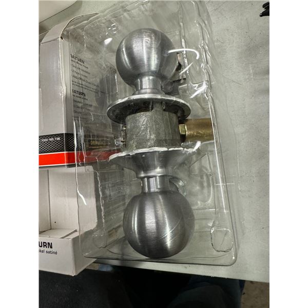 Passage, door handle