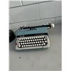 Image 1 : Classic 12 typewriter