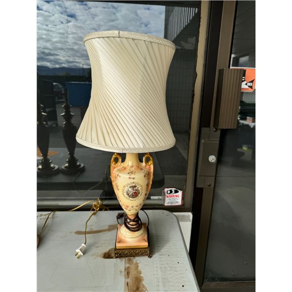 Table lamp