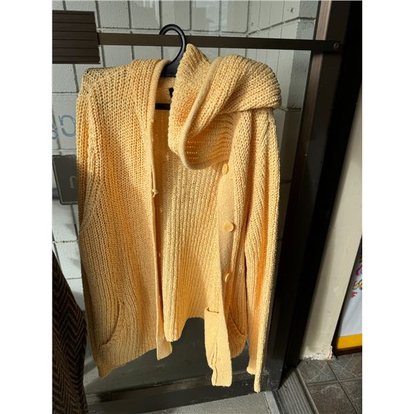 Jones, New York sweater large