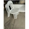 Image 1 : 4 stacking chairs