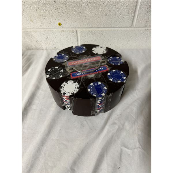 Clay poker chips with wood turntable