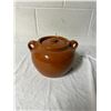 Madelta pottery bean pot