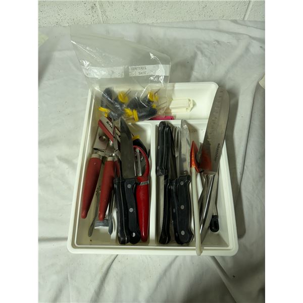 Knives and kitchen utensils