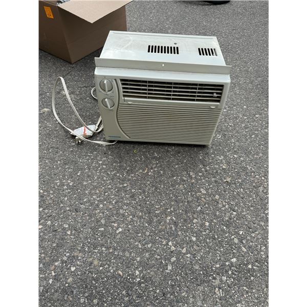 Feeders air conditioner