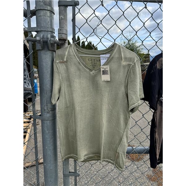 NWT guess small t shirt
