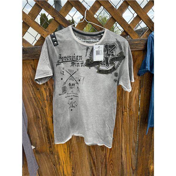 NWT guess small t shirt