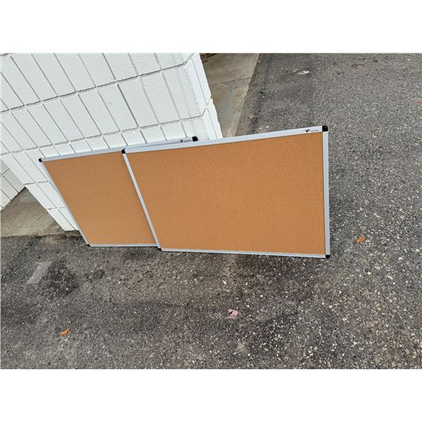 2 cork boards