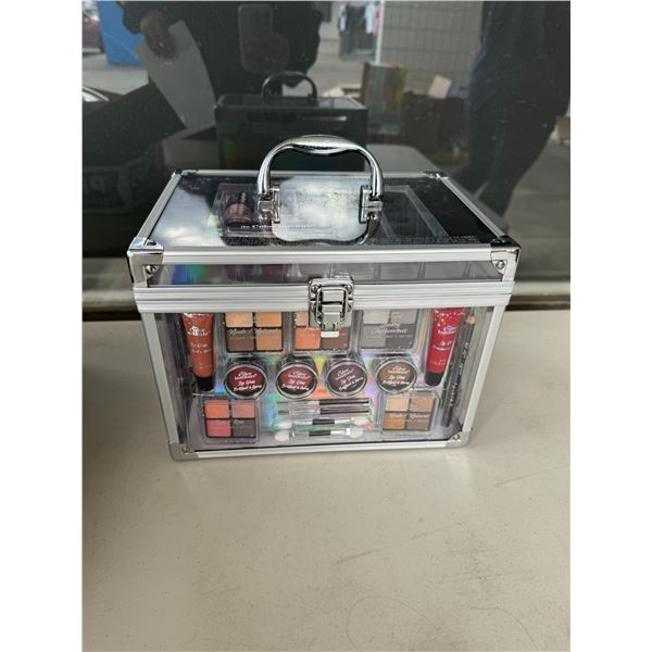 Make up box