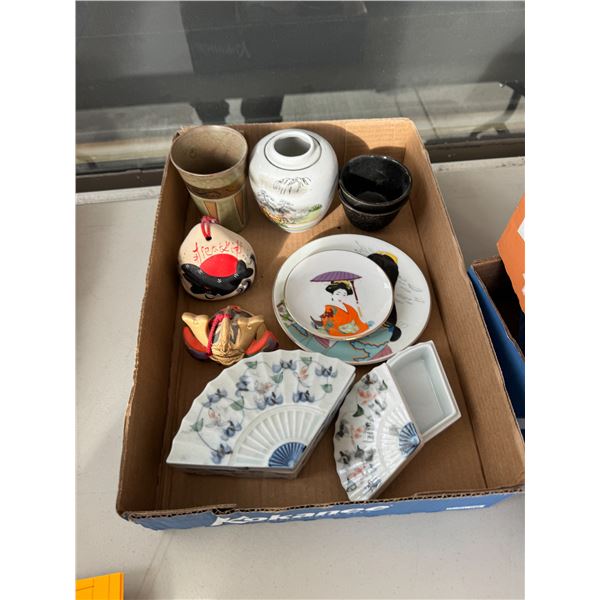 Trinket boxes and other decor