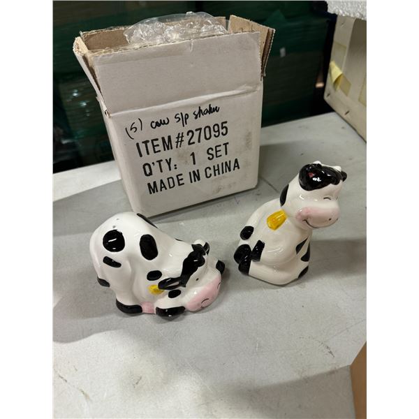 Salt and pepper shakers cow themed
