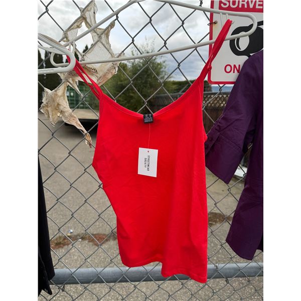 NWT streetwear Society medium