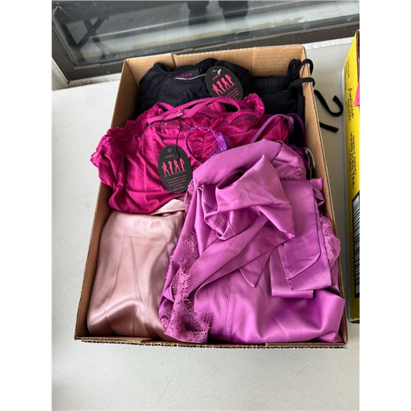 Ladies medium sleepwear