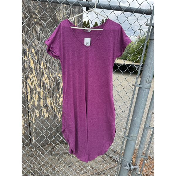 NWT Ekouaer dress one size