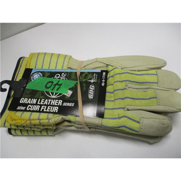 STORE CLOSE-OUT (AS IS):  2 PAIR MEN'S GLOVES (SIZE MEDIUM)