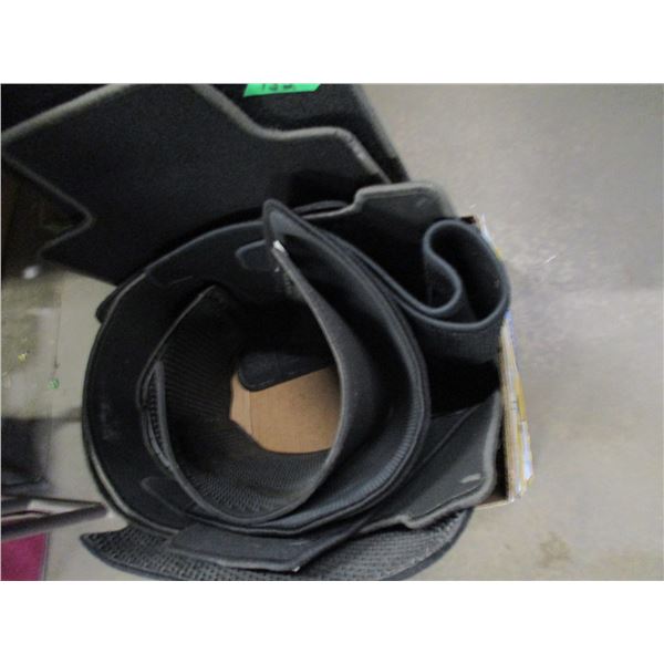 BOX C/W AUTO FLOOR MATS