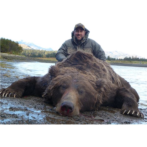 11-DAY ALASKA PENINSULA BROWN BEAR, BLACK BEAR, WOLVERINE AND WOLF COMBO HUNT FOR ONE HU