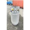 Image 2 : *FULL* FLAME KING 33.5 LB PROPANE TANK