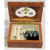 Image 1 : SMALL JEWELRY BOX WITH JEWELRY