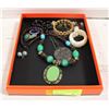 Image 1 : ESTATE COSTUME JEWELRY