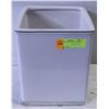 Image 1 : DESIGNER BATHROOM WASTEBIN