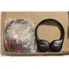 Image 1 : 2 PAIRS OF UCONNECT HEADPHONES