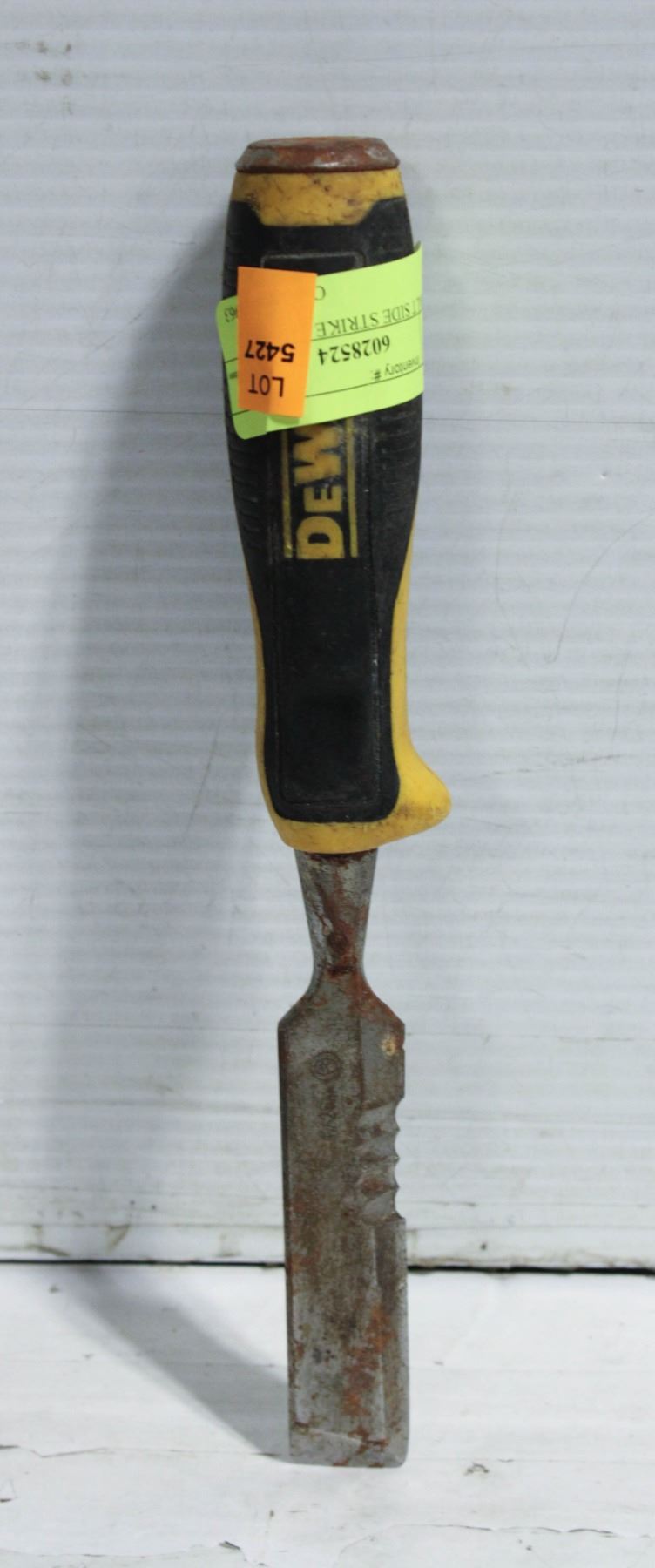 DEWALT SIDE STRIKE CHISEL