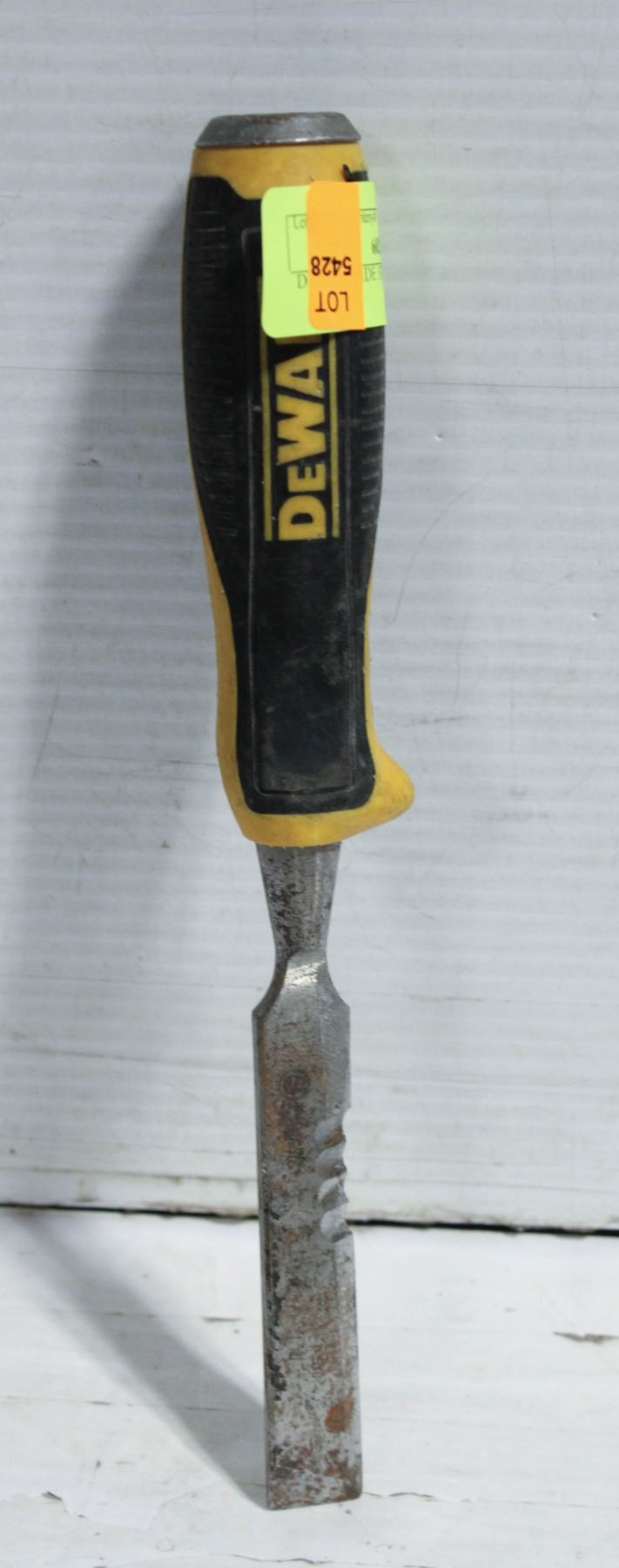 DEWALT SIDE STRIKE CHISEL