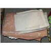 Image 1 : SEVERAL PAINTING CLOTHS THICK