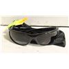 Image 1 : ARNETTE POLARIZED SUNGLASSES WITH COVER