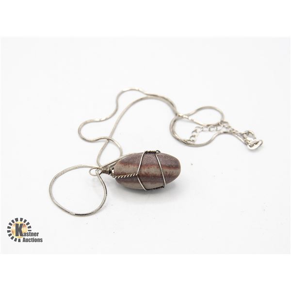 18K GP NECKLACE WITH STONE