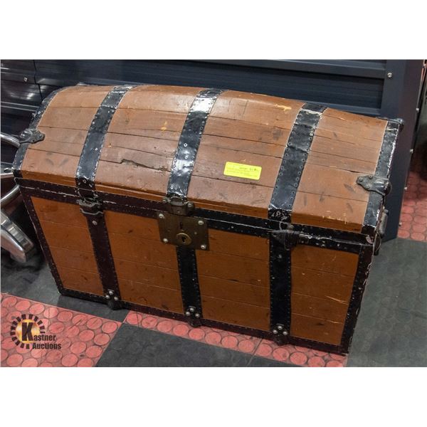 ESTATE ANTIQUE PIRATE WOOD/METAL TREASURE