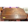 Image 2 : ANTIQUE VICTORIAN BURL WALNUT PORCELAIN
