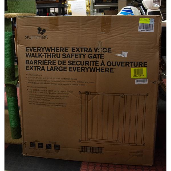 NEW WITH BOX SUMMER EVERYWHERE EXTRA WIDE WALK