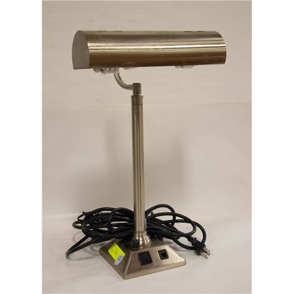 USB PLUG IN LAMP SILVER COLOUR TESTED