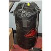 Image 1 : PUNCHING BAG WITH CHAIN
