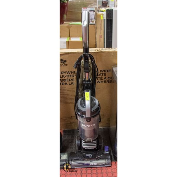 EUREKA DASHSPRINT UPRIGHT VACUUM CLEANER