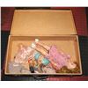 Image 1 : ANTIQUE LARGE SUITCASE FULL OF 1950'S DOLLS ALL
