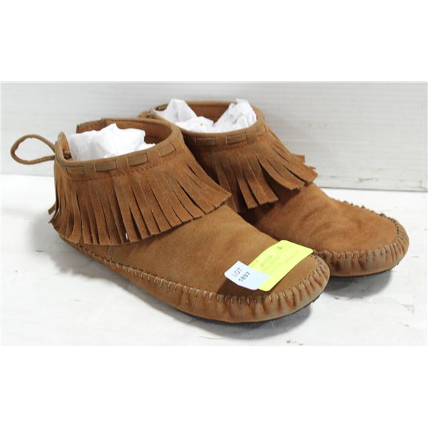 SIZE 6.5 BROWN FRINGE MOCASSINS-ESTATE