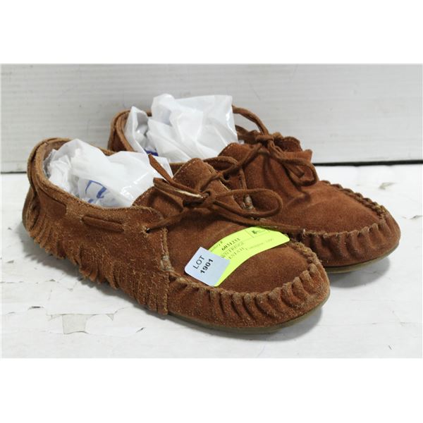 SIZE 8 BROWN FRINGE MOCASSINS-ESTATE