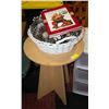 Image 1 : WOODEN STAND WITH PINE CONE BASKET DECOR & NORMAN
