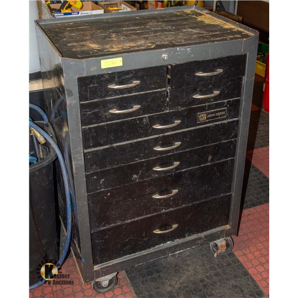 JOHN DEER TOOL BOX