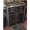 Image 1 : JOHN DEER TOOL BOX