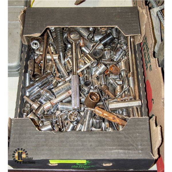 TRAY OF ASSORTED SOCKETS