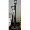 Image 1 : 3 SNOW SHOVELS