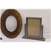 Image 3 : (3) Vintage Picture Frames - Assorted Sizes