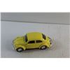 Image 4 : (6) Die Cast Volkswagen Beetle Car Toys and (2) Keychains